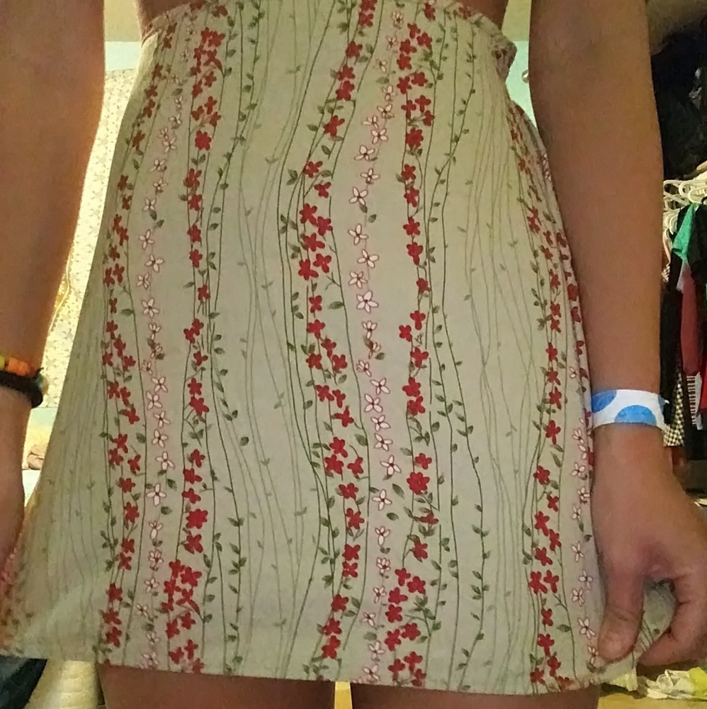 SKIRT W LACE UP ON THE END
